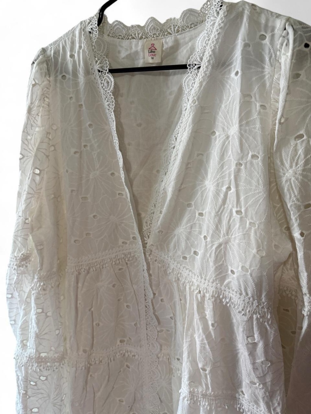 Like Love White Eyelet Lace V-Neck Tiered Dress Size 1X NWOT Plus Size Boho - Picture 4 of 8